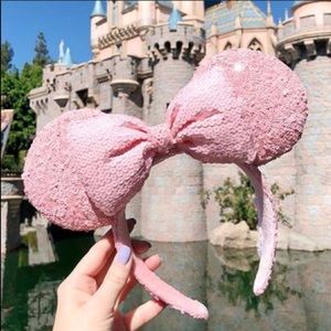 Millenial pink Minnie mouse ears